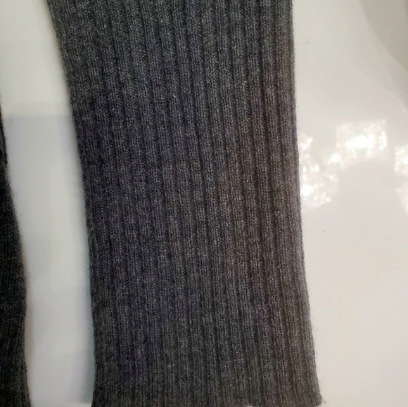 AQUA 100% Cashmere Sweater. SIZE L - Picture 4 of 5